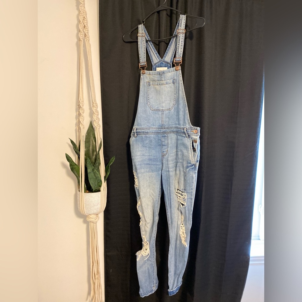 Forever 21 denim overalls/jumpsuit. Size US 27.
